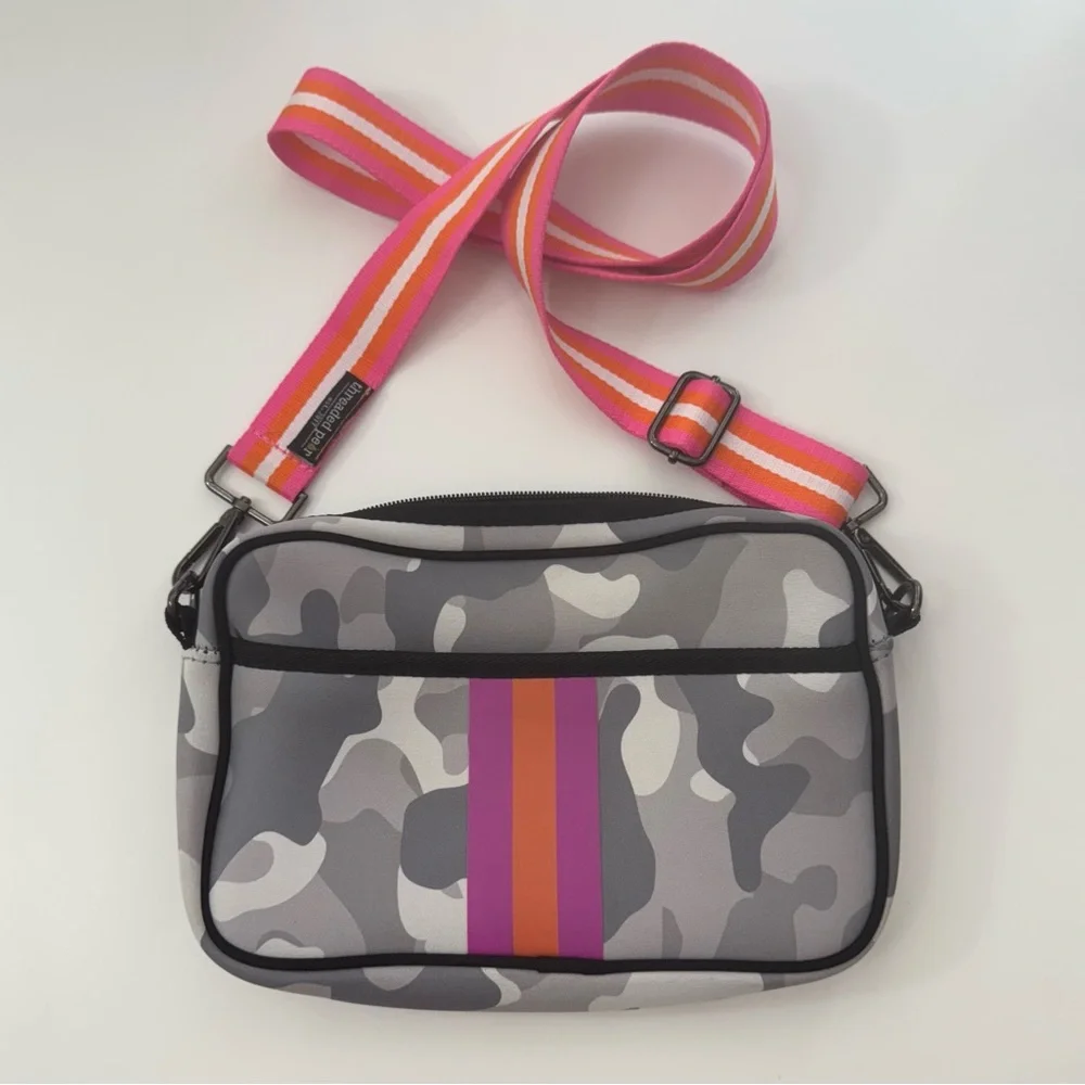 Stylish Gray Camouflage Crossbody Bag with Pink Strap